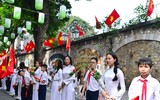 Hân hoan đón đoàn quân giải phóng về tiếp quản Thủ đô
